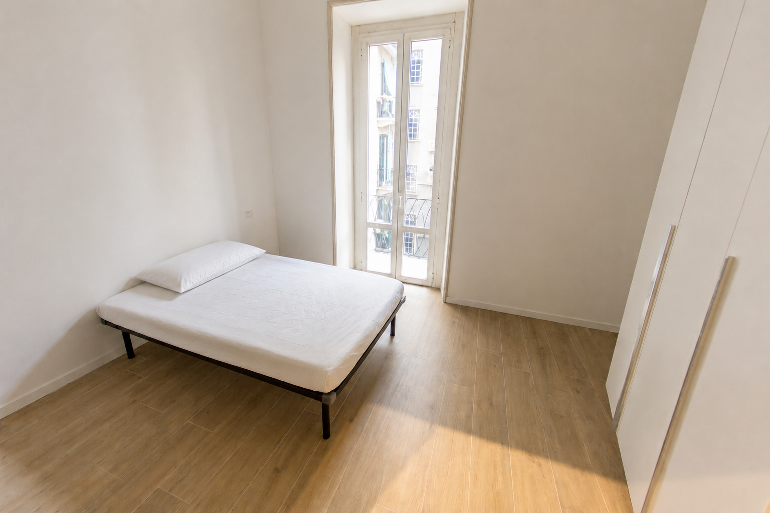 LEONCAVALLO10 - ROOM 1